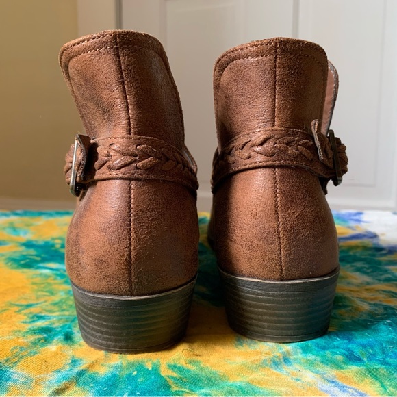 JUST FAB faux suede leather brown ankle boots - Picture 3 of 10